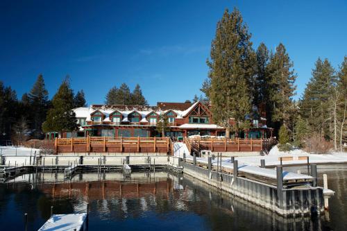Entrance, Sunnyside Resort and Lodge in Tahoe City (CA)
