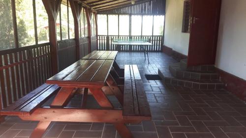 Balkons/terase, Tiszai Vándor Apartmanház (Tiszai Vandor Apartmanhaz) in Kiskore