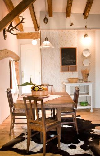 Krogs/atpūtas telpa, Casa Jardin in Navalsaz