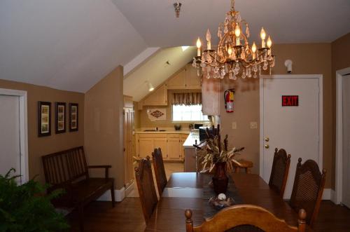 2 bedrooms, 4 beds