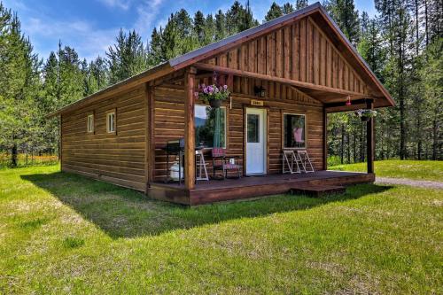 B&B Coram - Grinnell Cabin BBQ, Kitchen, 7 Mi to Glacier NP - Bed and Breakfast Coram