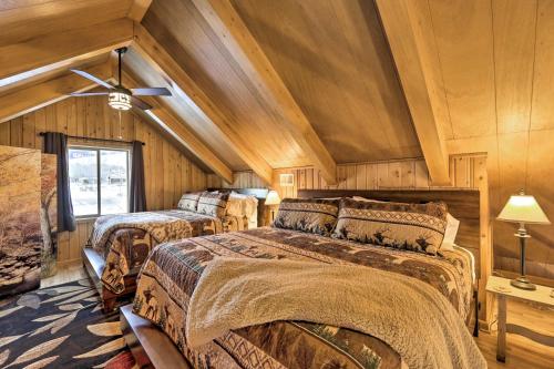 Centennial Cabin w/ Hot Tub, Sauna & Pool Table! in Centennial (WY)