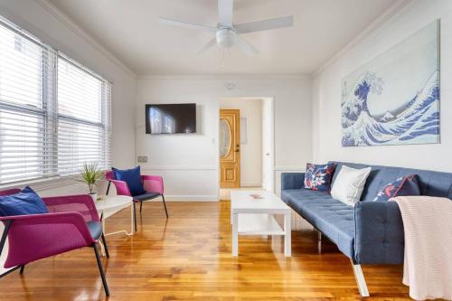 New Beach Jewel Bungalow in Long Beach, USA