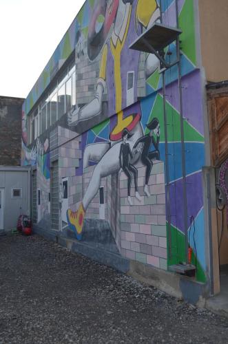 Central Park Studios - image 8