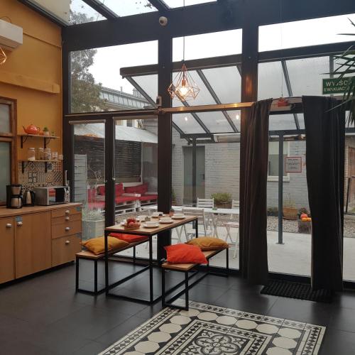 keuken, Oki Doki OLD TOWN Hostel near Monument to the Warsaw Uprising