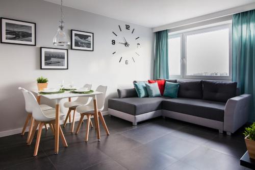 Apartment River front, Great View from 14th floor, next to PGE Narodowy Stadium, Torwar - by WarsawSkyLine Apartments, Varsavia (foto 3)
