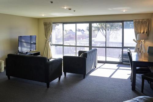 Azena Suites & Apartment - image 2