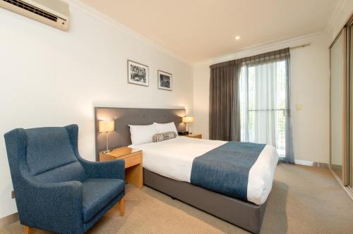 Mawson Lakes Hotel