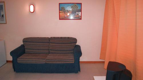 Bilocale in residence con piscina vicino alla spiaggia - image 4