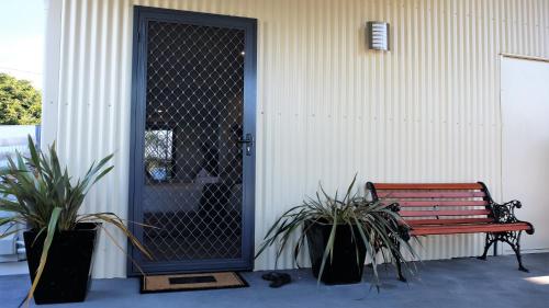 THE TIN SHED Couples accommodation at Bay of Fires - Derby