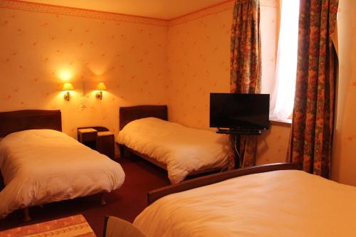 2 double beds