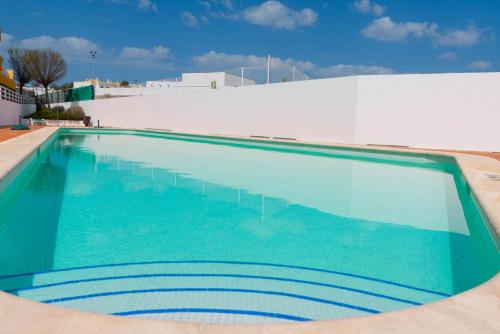 A 15min walk from Cabanas Pool Bbq and big Terrace Wifi and air conditioning - image 8