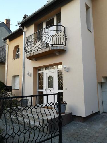 2 bedrooms, 2 beds
