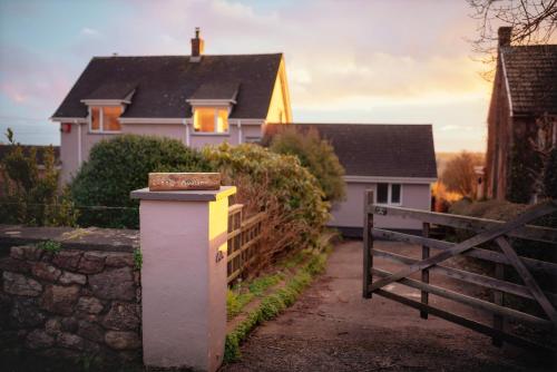 Luxury Cottage Eco Tub Logfire, , South Wales