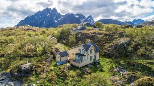 Sea-view house in Sund