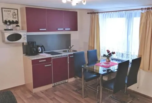 Bülows Ferienwohnung mit 2 Schlafzimmern in Klein Zicker, Deutschland