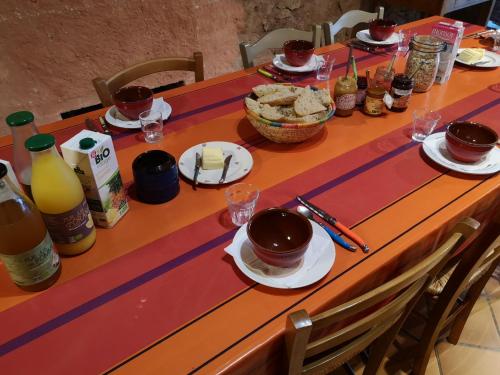 Food and beverages, Chambres d'hotes Gite Saint Roch in Le Boulou