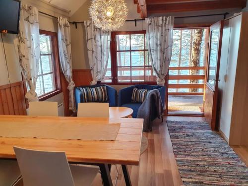 Superior Cottage
