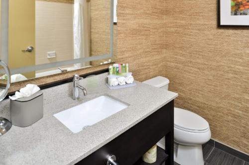 Holiday Inn Express & Suites Peekskill-Lower Hudson Valley, an IHG Hotel