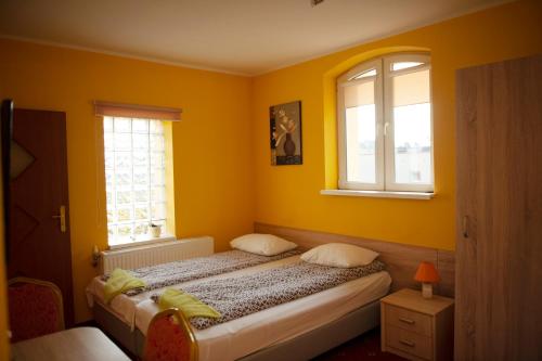 Pokoje i Apartamenty Pod Akacjami - image 11