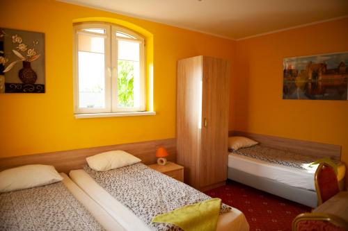 Pokoje i Apartamenty Pod Akacjami - image 2