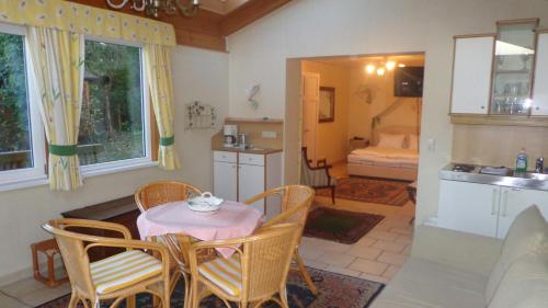 Hotel Restaurant - Häuserl im Wald Graz - image 2