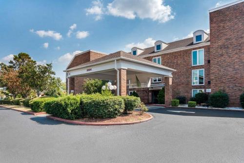 Baymont by Wyndham Montgomery AL - Hotel - Montgomery