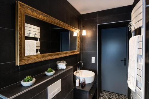 Le Clos Caroline Le Clos Caroline