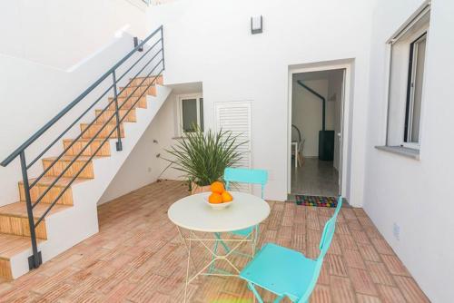 Cozy typical restored 2bedroom house single storey 5 min from the Fuseta Beach - main image