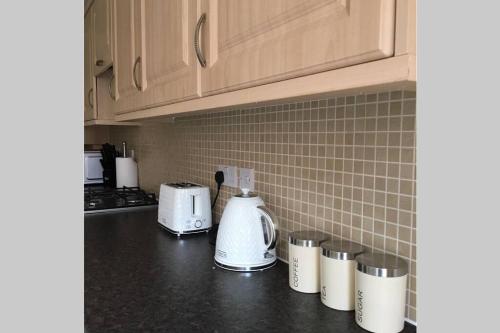 Silver Stag, High-end, Modern 3 double bedroom with parking - Tap to explore photos