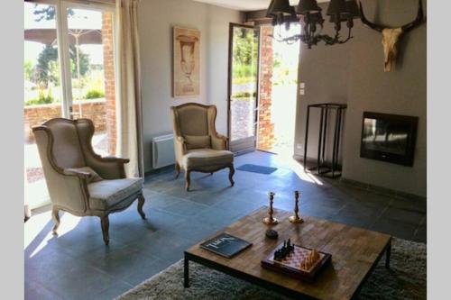 Les courtines du Château gîte à louer La Haye d'Aubenton