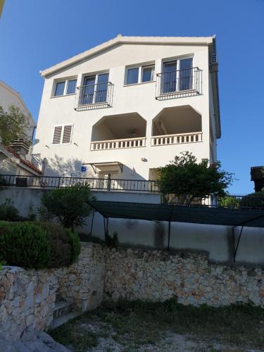 Apartments Zdenka - Location saisonnière - Vinišće