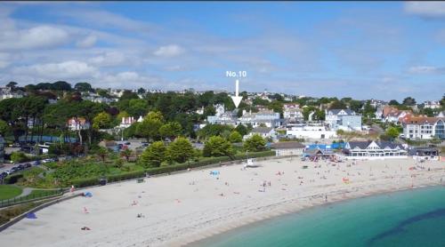 No.10 Falmouth - 2 minutes walk to the beach