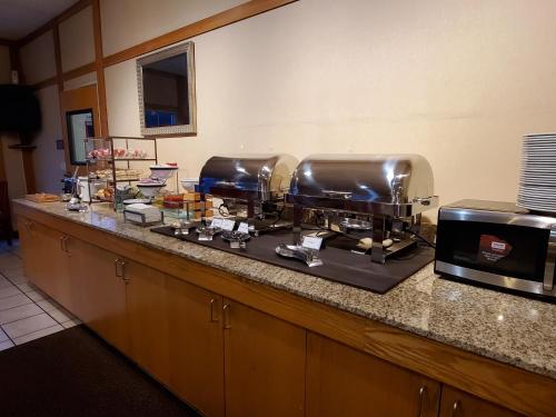 Comida y bebida, Country Inn & Suites by Radisson, Bend near Pilot Butte in Bend (OR)