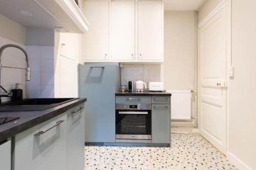 Charming Parisian Apartment - 50 m2 - Trendy 9th District
