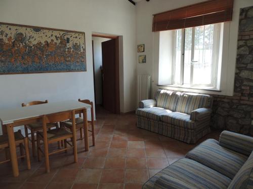 2 bedrooms, 3 beds