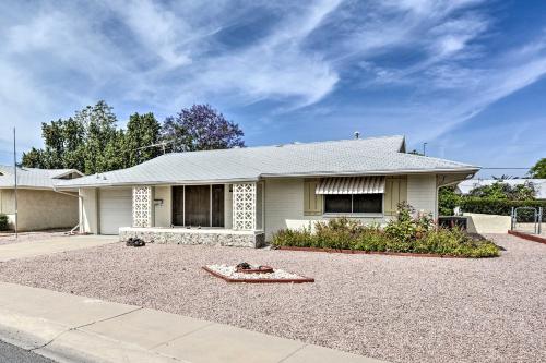 Quaint Sun City Home - Covered Patio and Private Yard - Sun City