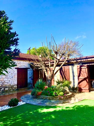 Listed Villa in Laneia in Laneia