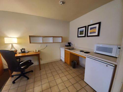 Cocina, Country Inn & Suites by Radisson, Bend near Pilot Butte in Bend (OR)