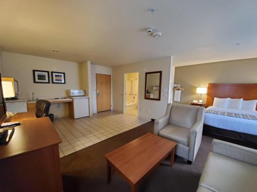 One-Bedroom Queen Suite - Disability Access/Non-Smoking