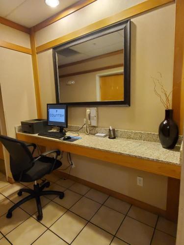 Country Inn & Suites by Radisson, Bend, OR