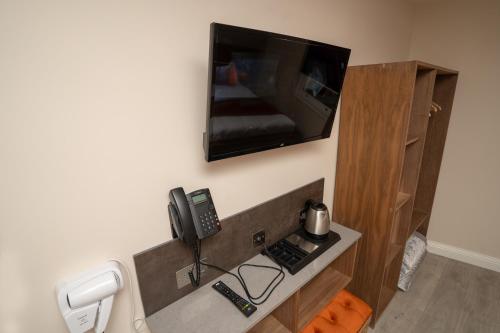 Eagle Hotel Luton Airport - image 7