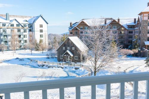 شرفة/ تراس, Long Trail House Condominiums at Stratton Mountain Resort in Stratton