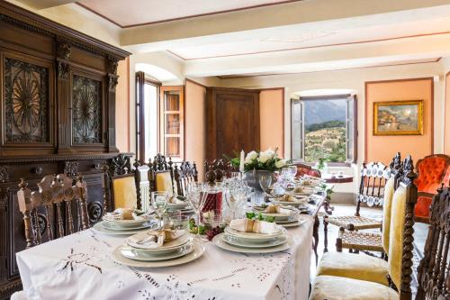 VILLA TURRI - Luxury Country & Padel Resort in Camporgiano