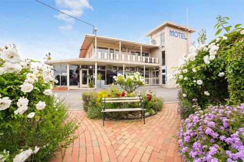 Exterior view of Best Westlander Motor Inn