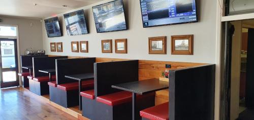 Hotel Motueka - Some weekends may have loud Live Music playing in Motueka