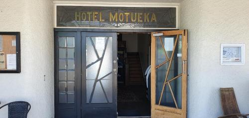 Hotel Motueka - Some weekends may have loud Live Music playing in Motueka