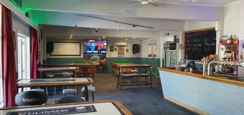 Hotel Motueka - Some weekends may have loud Live Music playing in Motueka