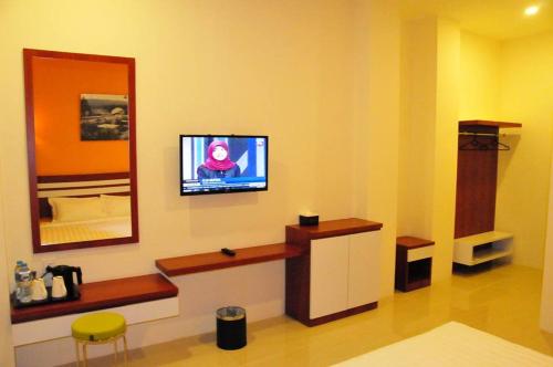 Venia Hotel Batam - CHSE Certified - image 4