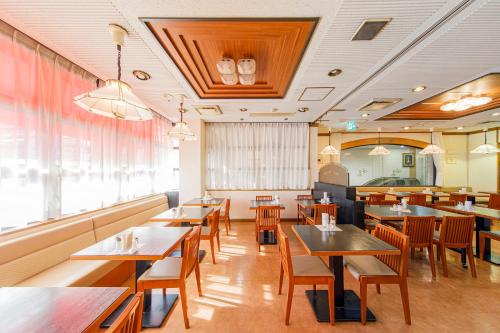 Restaurant, Sunny Stone Hotel II in Suita